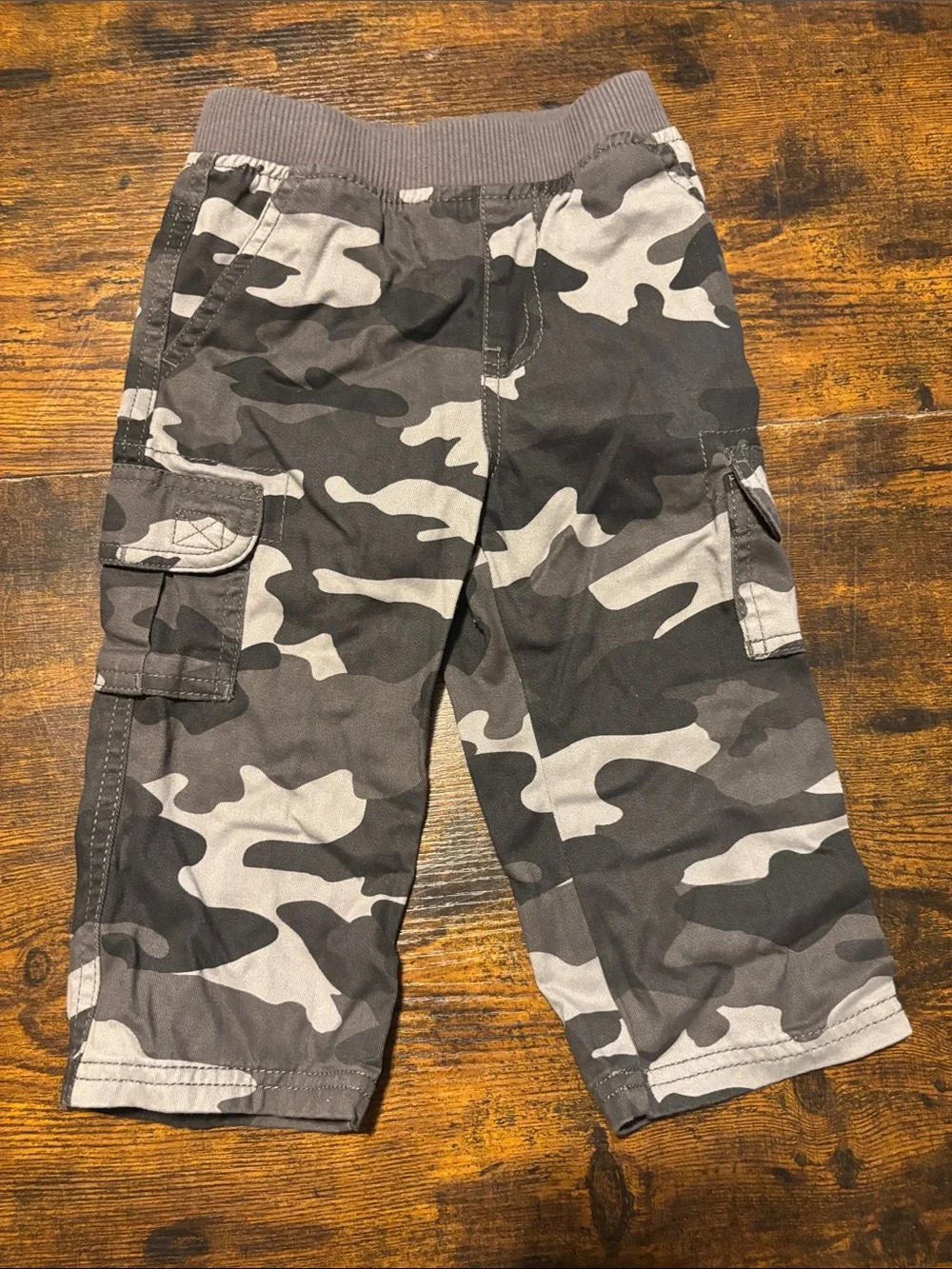 Boys' Gray Camo Cargo Shorts - Comfortable Elastic Waist